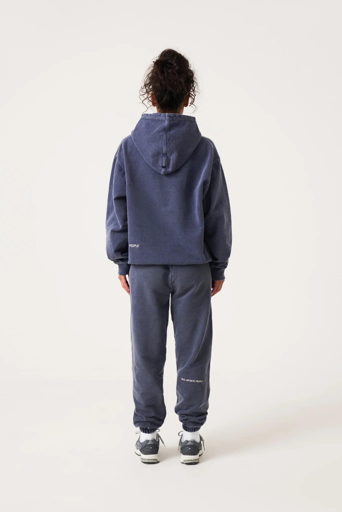 Kapuzenpullover mit Kristallrand