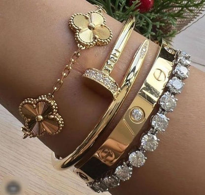 GOLD CLOVER LASER